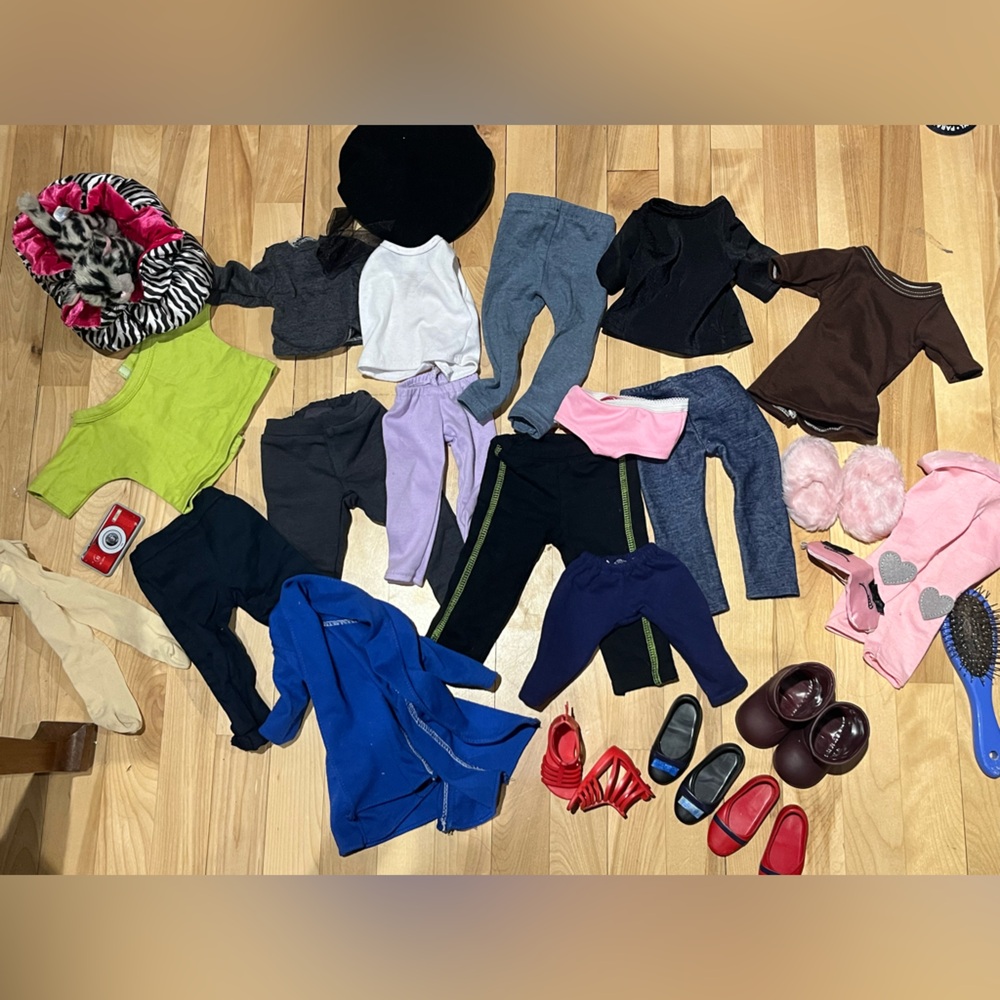 HUGE 18 INCH DOLL CLOTHING BUNDLE- BRANDS LIKE MAPLELEA JOURNEY GIRLS AND OGDOLL